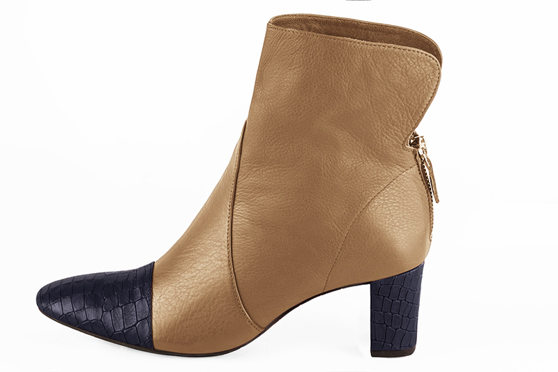 Cabrillo cylinder heeled on sale booties